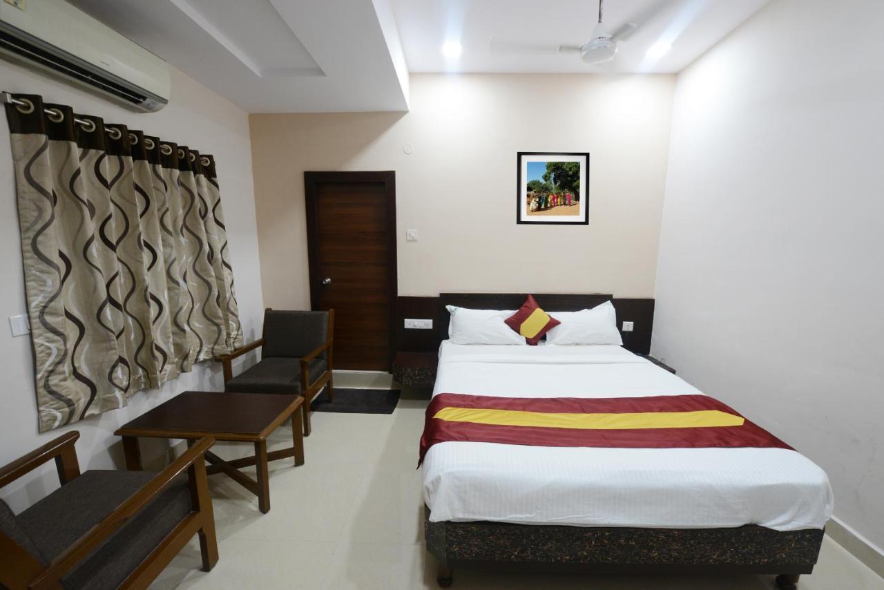 Dwaraka Inn Visakhapatnam Exterior foto